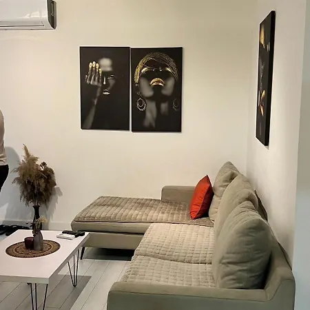 아파트 Ohanaapartament 티라나